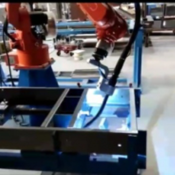 汽車備胎架機(jī)器人焊接工作站