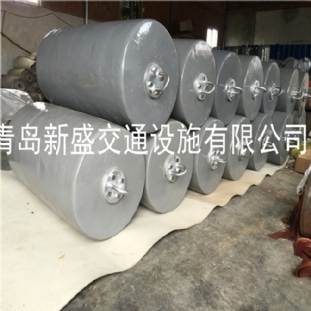 青島新盛生產船只靠泊防撞用橡膠充氣護舷靠球