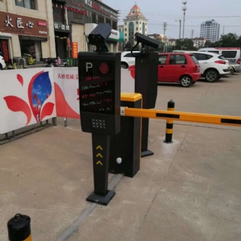 博威智直桿道閘四行高清車牌攝像機，廠家，穩(wěn)定可靠
