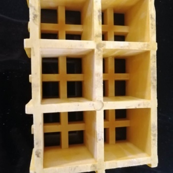 東莞優質玻璃鋼微孔格柵應用特點