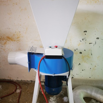 源頭廠家現貨海綿粉碎機泡沫顆粒粉碎機沙發廠碎海綿機碎邊角料