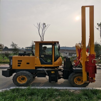 西山廠家供應公路護欄打樁機 四驅波形護欄打樁機 波形護欄打樁機價格和圖片