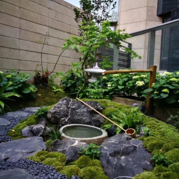 廠家景觀黑山石,制作假山、草坪點(diǎn)綴、定制加工