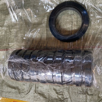 鹽山縣萬信緩沖膠圈現貨，托輥橡膠圈