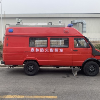 依維柯2045四驅越野消防巡邏指揮車