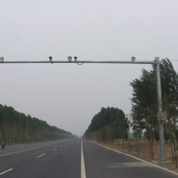 沈陽電警桿，監(jiān)控桿，八棱桿，——沈陽圣澤豐交通設(shè)施