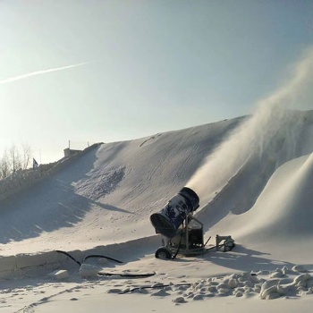 選擇造雪機(jī)廠家兩個要素