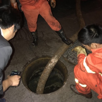 專業(yè)疏通各種疑難下水道、專業(yè)疏通裝修垃圾堵塞的下水道等
