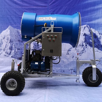滑雪場自動造雪機工作過程