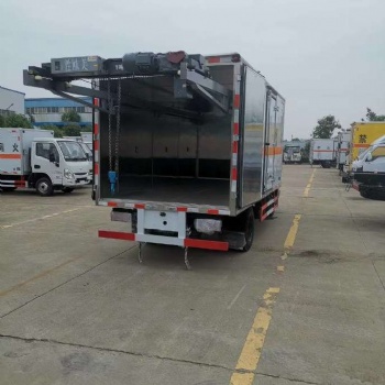 提高貨車裝貨效率，這款車廂里的吊機，運輸搬運設備