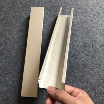 香檳金鋁方通 香檳金鋁格柵 粵藝佰鋁格柵吊頂