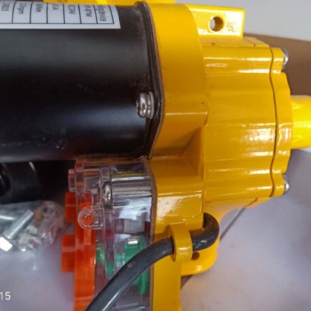 河北滄州助農(nóng)溫室電動卷膜器220v100w