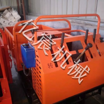 1.5T履帶運(yùn)輸車(chē) 南方山地用運(yùn)輸車(chē) 代替馬幫 工程用運(yùn)輸車(chē) 爬坡王
