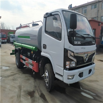 廠家**東風(fēng)福瑞卡灑水車小型5噸噴灑車