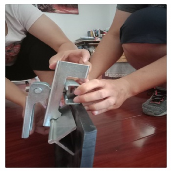 夾持器夾子 導(dǎo)料槽夾持器 鍍鋅夾持器 不銹鋼夾持器 孤云獨去閑