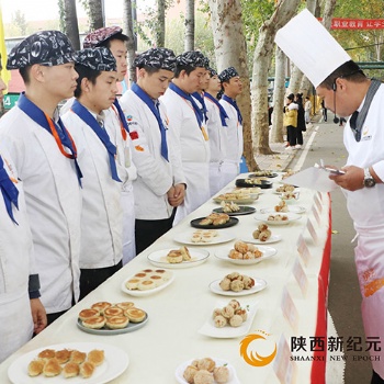 2021年學(xué)烹飪技術(shù)選西安新紀(jì)元烹飪技工學(xué)校