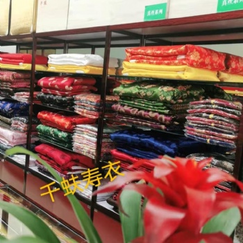 附近的壽衣店/太原千蚨品牌壽衣/千蚨殯儀服務/骨灰盒/花圈/白事服務/太原壽衣