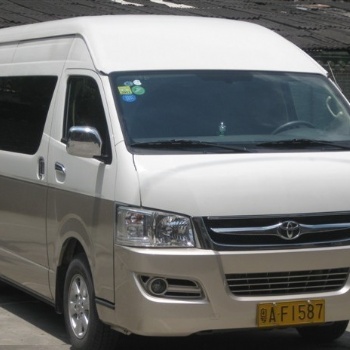 廣州租車公司-租賃15座18座豐田海獅小巴-班車租賃-機場接送-24小時服務