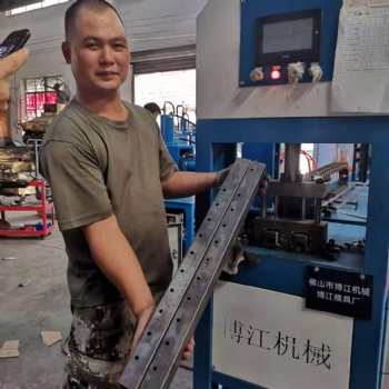 液壓數控全自動防盜網護欄貨架支架不銹鋼管圓管方管鐵管沖孔機