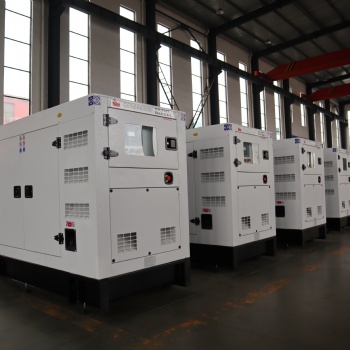 供應(yīng)靜音箱型的柴油機(jī)發(fā)電機(jī)組