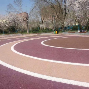 貴陽市 彩色透水混凝土 生態(tài)透水混凝土材料 制作廠家