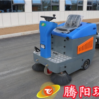 騰陽小型駕駛式掃地車使用范圍和特點