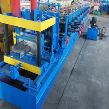 彩鋼設(shè)備Z型鋼成型機(jī)