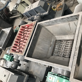 大型雙軸撕碎機(jī)，大型雙軸撕碎機(jī)價(jià)格，雙軸撕碎機(jī)生產(chǎn)廠家