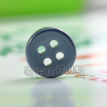黛石現貨 polo衫陶瓷紐扣 新色彩輔料廠家批發 歡迎咨詢