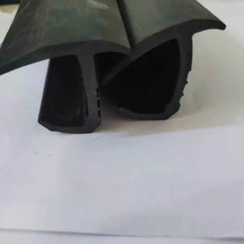 集裝箱密封條箱式后門(mén)橡膠條三元乙丙丁字密封條廠家**