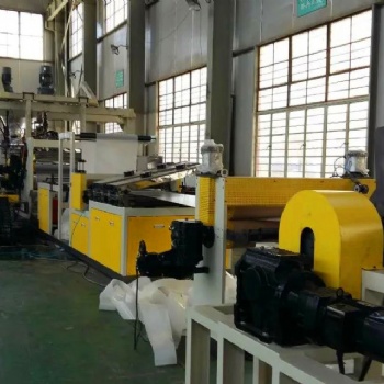 江蘇輝弛擠出機造粒機喂料機+雙螺桿片材擠出自動線