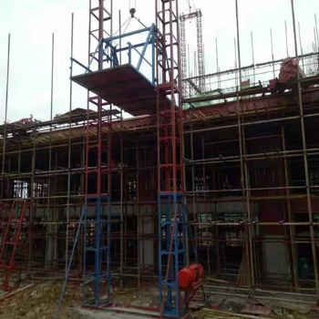 衡水冀州區九通牌可備案龍門架生產廠家=建筑施工用的升降機
