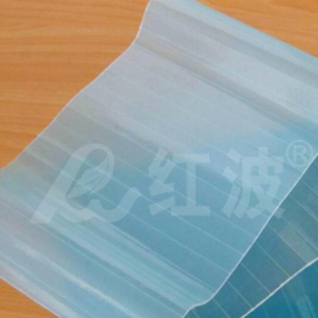 提供紅波FRP采光板 玻璃鋼透光瓦 透光耐強(qiáng)腐蝕 剛性大 適應(yīng)溫差大場所 重量輕 通道采光