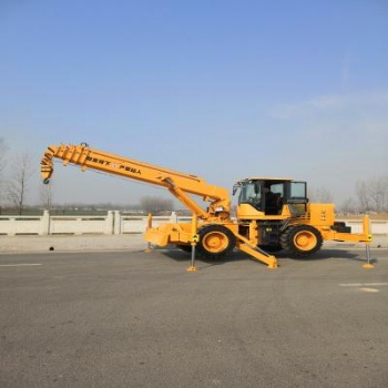 輪式越野起重機(jī) 復(fù)雜地形行走四驅(qū)越野吊車(chē) 爬坡吊重行走吊車(chē)