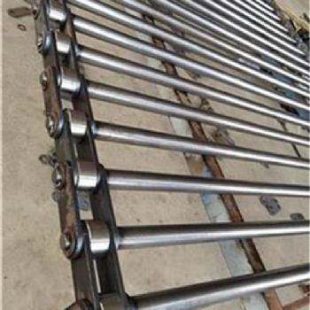 鏈桿式網(wǎng)帶采用鏈條傳動，適用于大型和重型傳送，其運動平穩(wěn)、力量大，網(wǎng)面相對受力小，能對輸送網(wǎng)面起到保