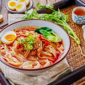 嗦粉哥牛雜手工米粉品類豐富，格調高