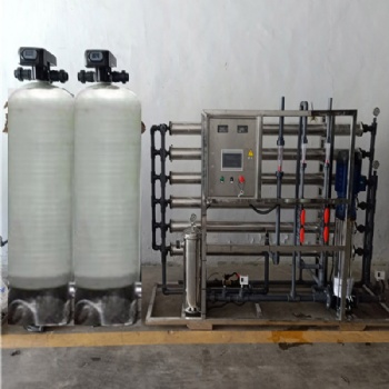 慈溪市輝月RO純凈水設備商家，產品清洗純水處理純水機1噸小時
