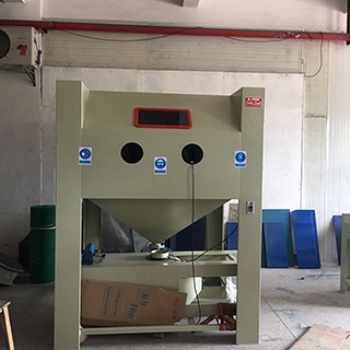 1717高壓式噴砂機(jī)除銹