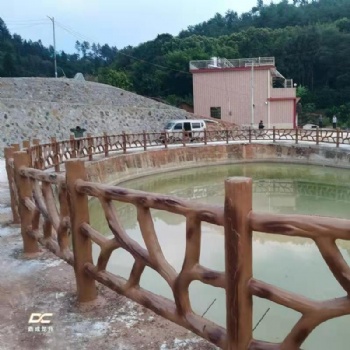 水泥仿木護欄園林景觀護欄河道堤壩護欄