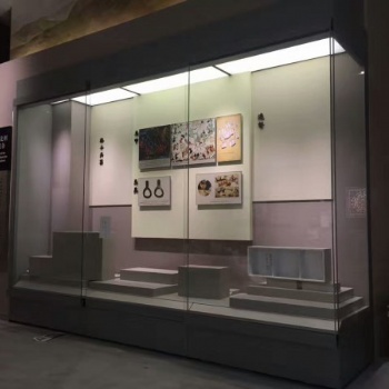 廣州革命紀念博物館低反射玻璃展柜定做