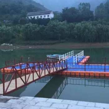 旅游景區摩托艇泊位浮筒 浮臺 海上連島浮橋 水上工程浮箱
