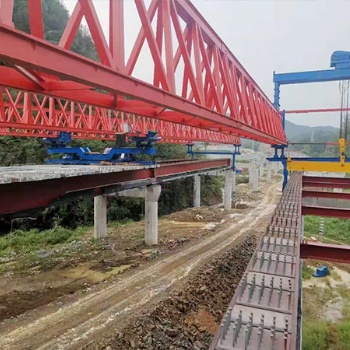 架設30m公路梁找云南楚雄架橋機租賃公司