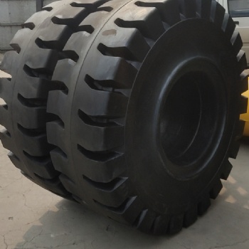 鋼廠鐵廠玻璃廠專用30裝載機實心輪胎17.5-25