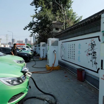 堅守在每個充電樁背后的“樁主”