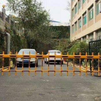 專業道閘廠家安裝/維修 高技術/**格 濟南科創鼎鑫報價產品圖片