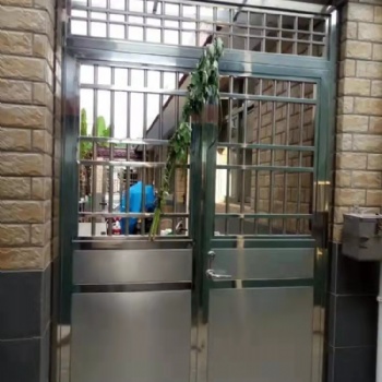 海淀區(qū)加工訂做不銹鋼防雨棚 垃圾棚安裝焊接