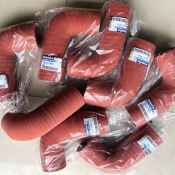 大量現(xiàn)貨小松挖機(jī)PC200-8發(fā)動(dòng)機(jī)上水管20Y-03-41141