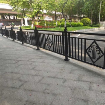 廣州道路交通欄桿定制 特色市政護欄 人行道隔離柵欄安裝