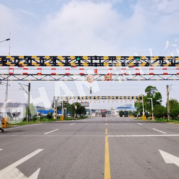 鐵路平交道口智能安全防護系統