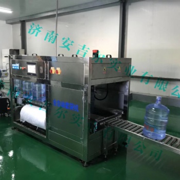 全自動桶裝水套袋機，省時省力，廠家直供。